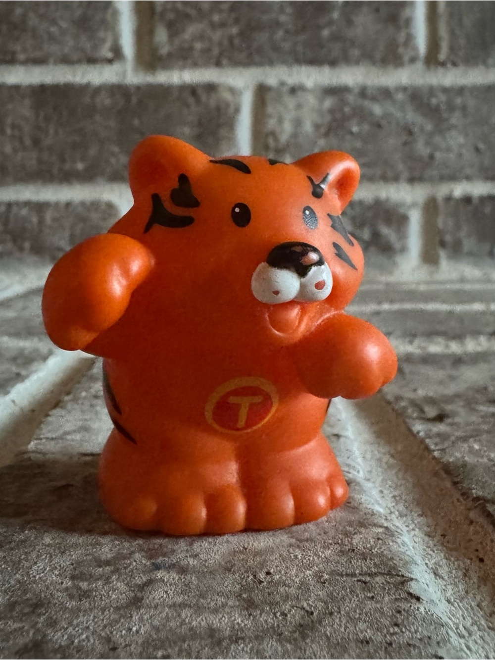 2004 Little People T Tiger